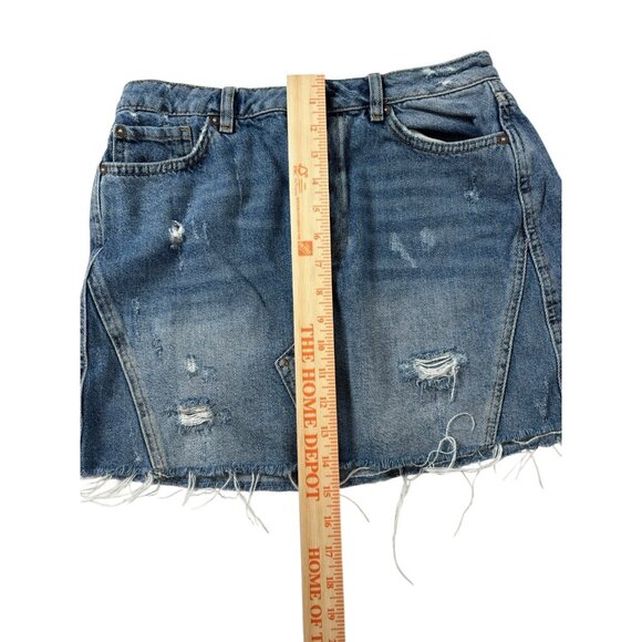 Free People We The Free Button Front Denim Mini Skirt Blue Sz 29 Distressed Boho - Picture 6 of 7